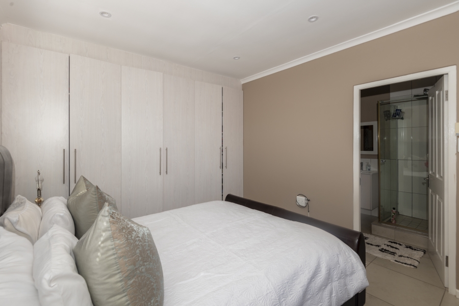 3 Bedroom Property for Sale in Villa Diamante Western Cape